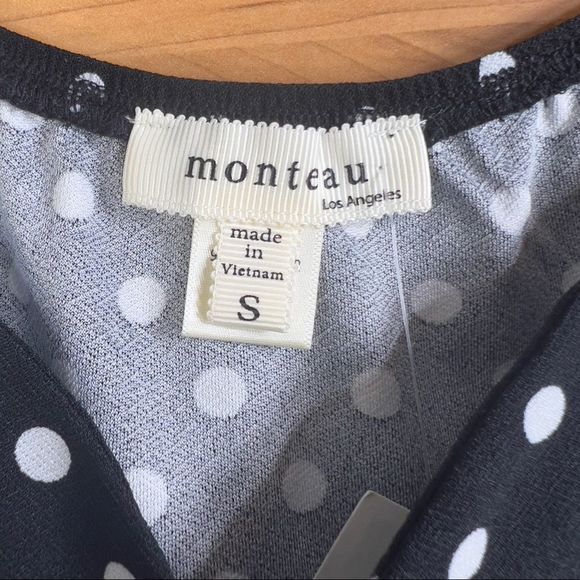 Monteau Small V-neck Short Sleeve Black Front Buttonup Top with White Po… - Picture 4 of 5